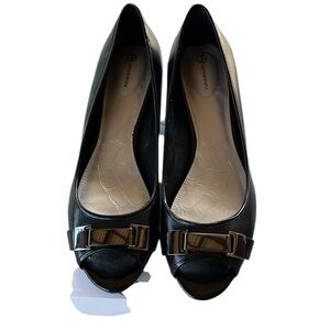 Black GIANI BERNINI Muswell Wedges. Women’s Size 8